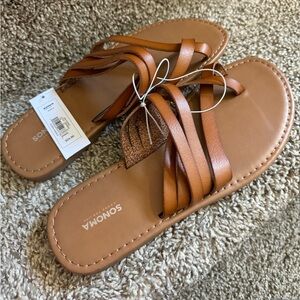 Sonoma sandals.  Size 8 new with tags